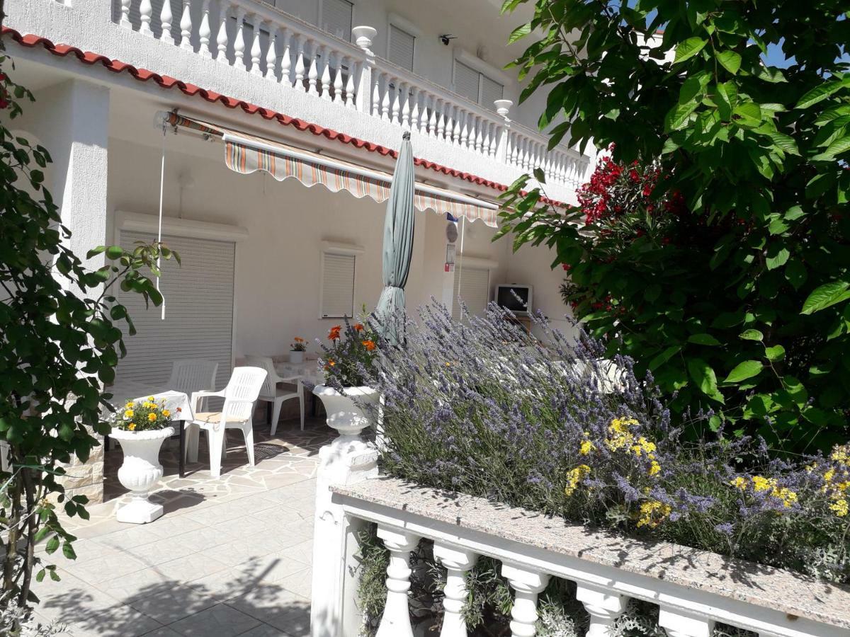 Lovely Meta Apartments Palit Extérieur photo
